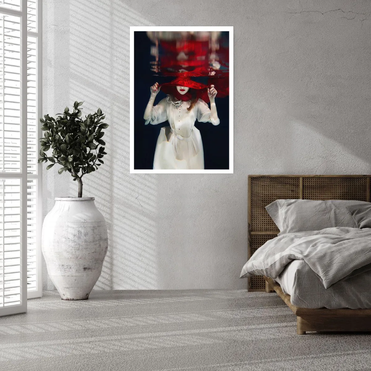 Poster - Eine Frau mit einem roten Hut ist unter Wasser getaucht. - 50x70cm - Boshafte Göttin in der slawischen Mythologie - Moderne Wanddekoration für Wohnzimmer und Schlafzimmer ARTTOR