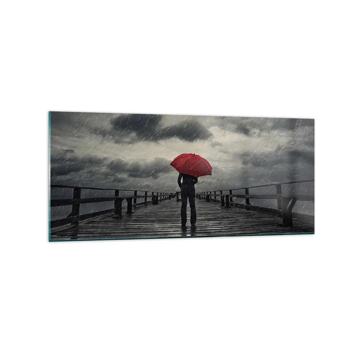 Glasbild - Bild auf glas - Eine Person mit einem roten Regenschirm auf einem verregneten Pier - 120x50cm - Es ist egal, dass es regnet - Moderne Wanddekoration für Wohnzimmer und Schlafzimmer ARTTOR
