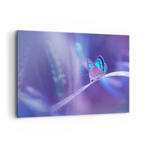Bild auf Leinwand - Leinwandbild - Ein zarter blauer Schmetterling auf einem Stängel in violettem Licht - 100x70cm - Ein Juwel der Natur - Moderne Wanddekoration für Wohnzimmer und Schlafzimmer ARTTOR
