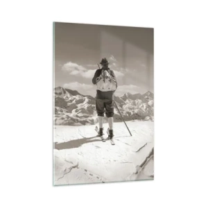 Glasbild - Bild auf glas - Ein Skifahrer auf einem Berggipfel in Schwarz und Weiß - 80x120cm - Und die Berge bleiben unverändert - Moderne Wanddekoration für Wohnzimmer und Schlafzimmer ARTTOR