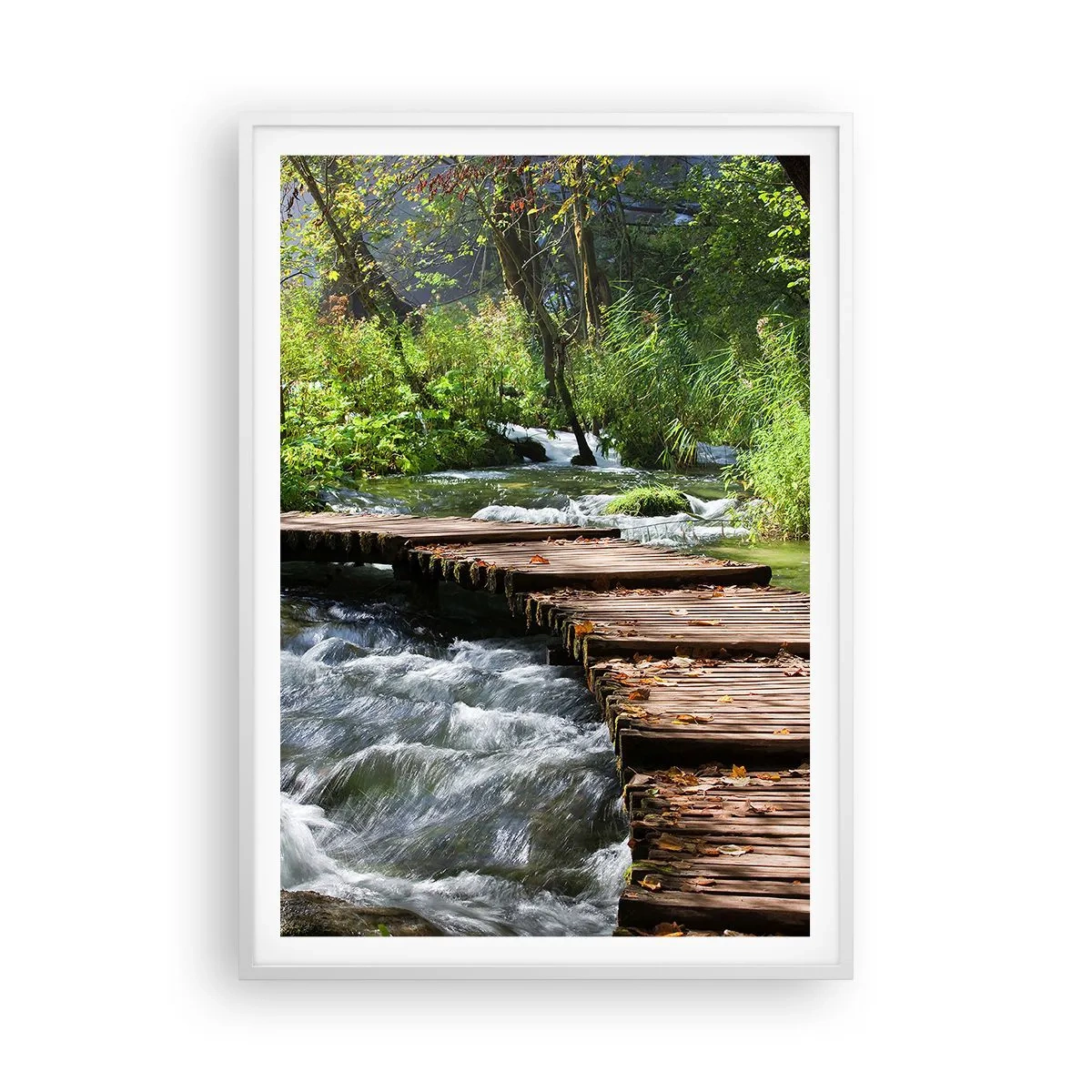 Poster in einem weißen Rahmen - Über der schaumigen Kaskade - 70x100 cm