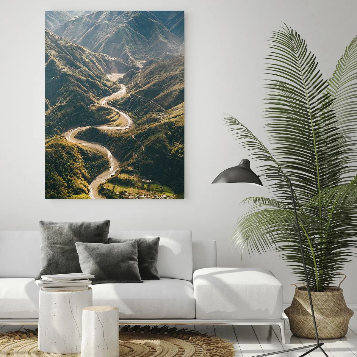 Glasbild - Bild auf glas - Eine kurvenreiche Straße schlängelt sich durch grüne Bergtäler - 50x70cm - Direkt aus dem Herzen der Berge - Moderne Wanddekoration für Wohnzimmer und Schlafzimmer ARTTOR