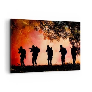 Bild auf Leinwand - Leinwandbild - Silhouetten von Soldaten im Wald vor dem orangefarbenen Himmel - 120x80cm - … Alle für einen. - Moderne Wanddekoration für Wohnzimmer und Schlafzimmer ARTTOR