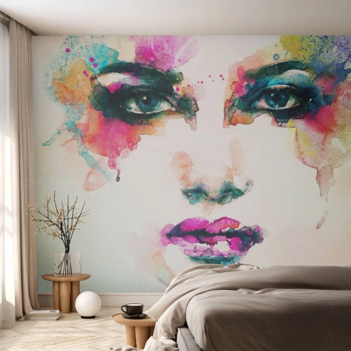 Selbstklebende Fototapete Deluxe Sticker - Ein mit einem Regenbogen gemaltes Porträt - Abstraktion, Das Gesicht einer Frau, Stück - 300x210 cm