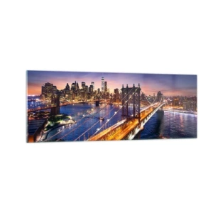 Glasbild - Bild auf glas - Die Brücke und das Stadtpanorama bei Sonnenuntergang - 140x50cm - Eine leuchtende Brücke zum Herzen der Stadt - Moderne Wanddekoration für Wohnzimmer und Schlafzimmer ARTTOR