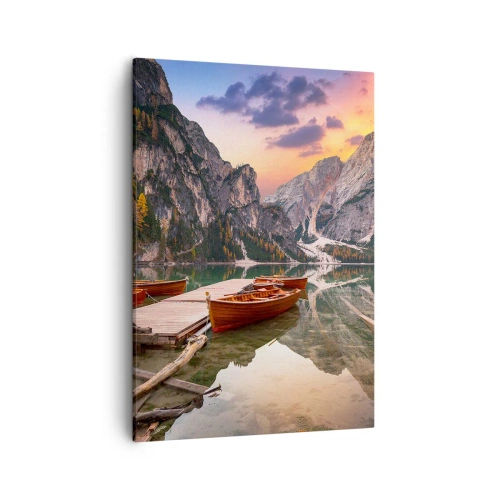 Bild auf Leinwand - Leinwandbild - Bergsee mit Booten bei Sonnenuntergang - 50x70cm - Versprechen des Tages - Moderne Wanddekoration für Wohnzimmer und Schlafzimmer ARTTOR