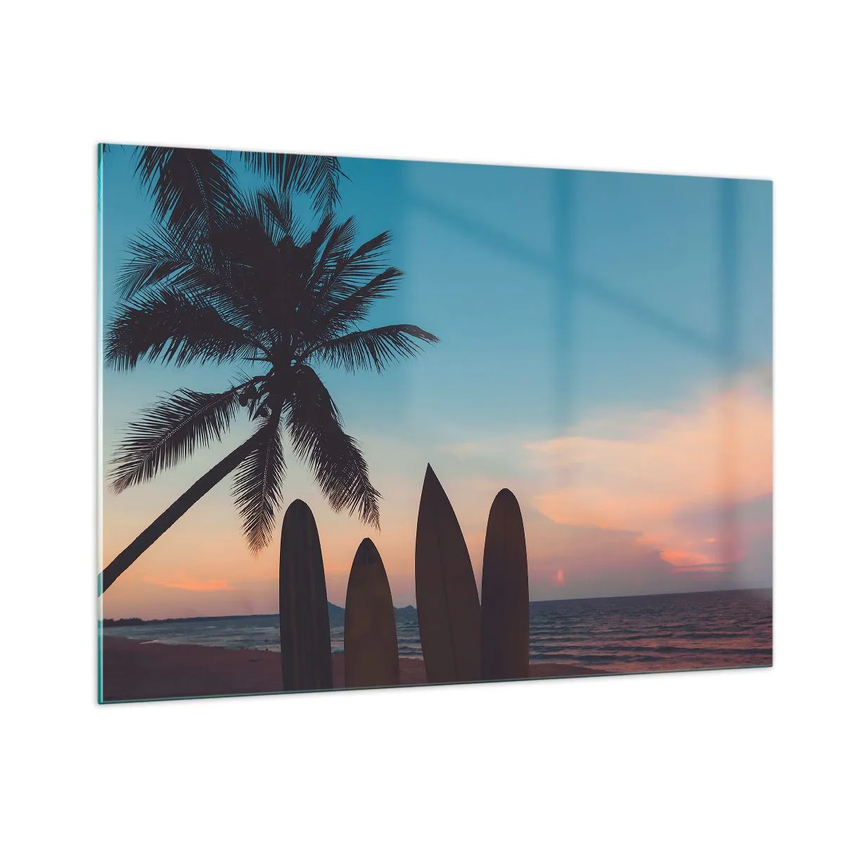 Glasbild - Bild auf glas - Palmen und Surfbretter am Strand bei Sonnenuntergang - 100x70cm - Morgen wird es auch lustig - Moderne Wanddekoration für Wohnzimmer und Schlafzimmer ARTTOR