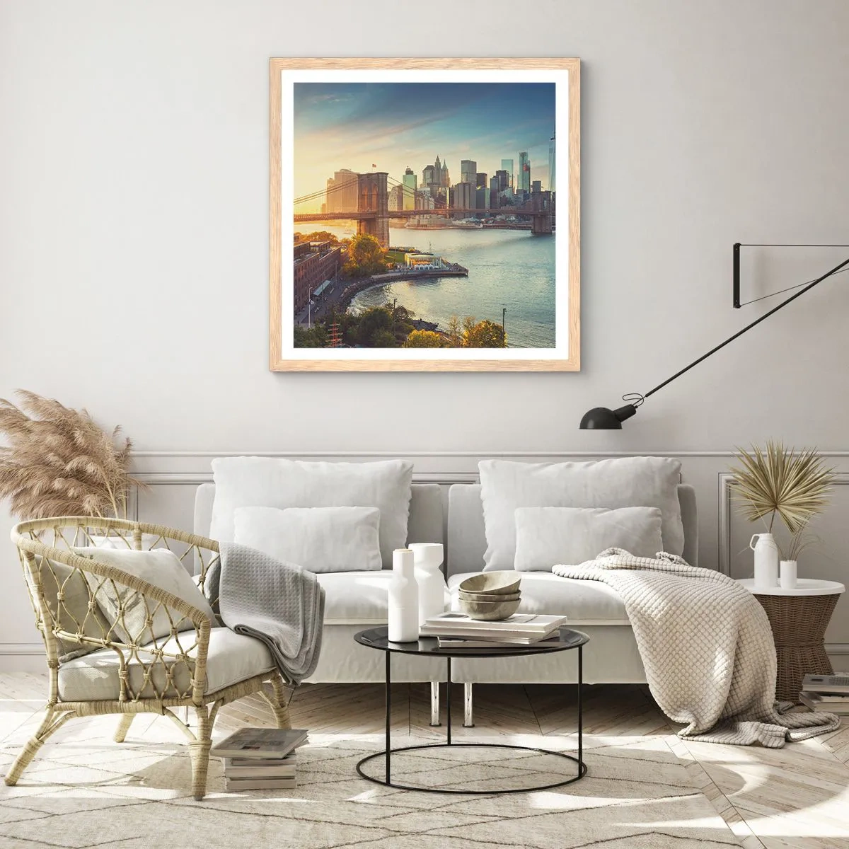 Poster in einem Rahmen aus heller Eiche - Morgendämmerung der Großstadt - 60x60 cm
