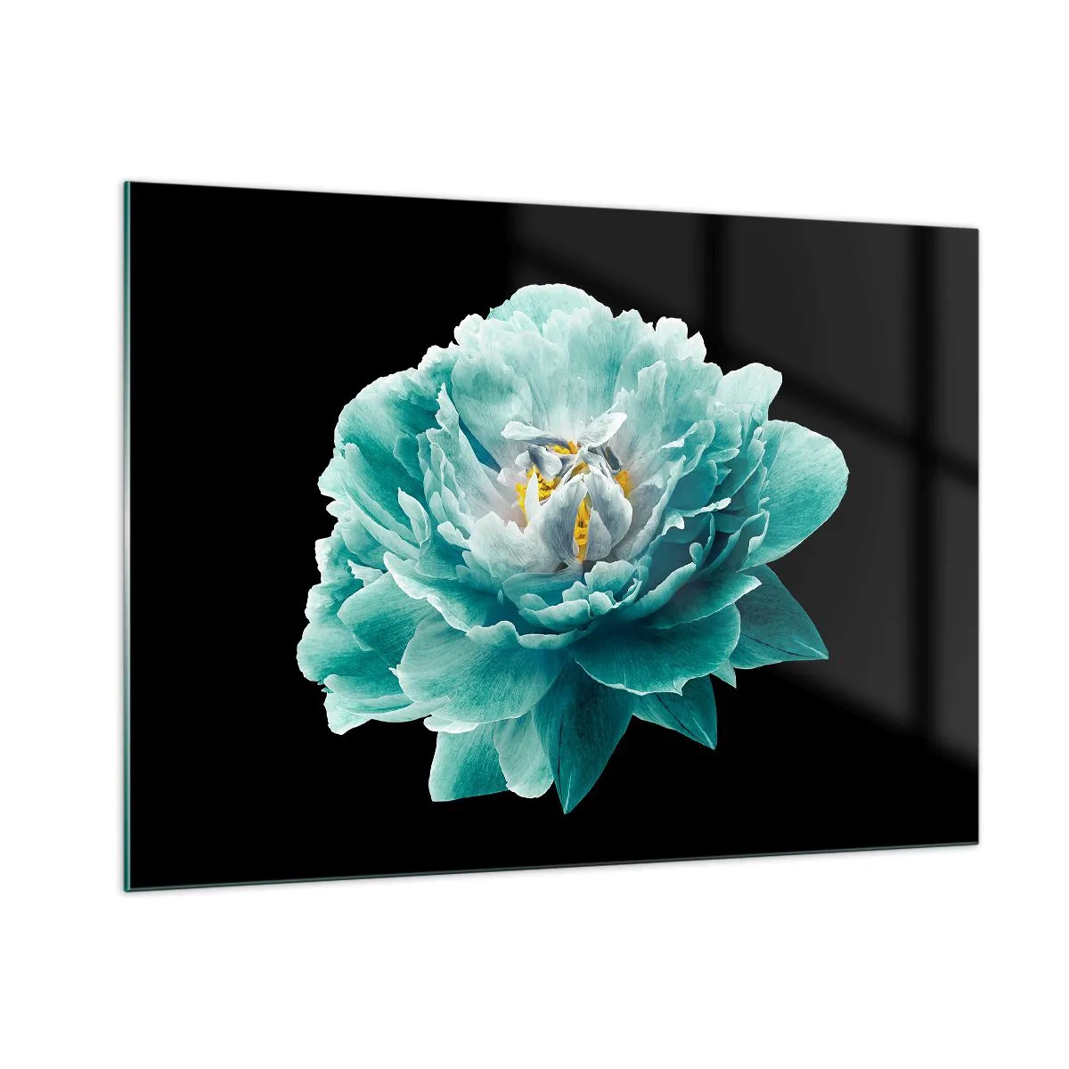 Glasbild - Bild auf glas - Eine türkisfarbene Blume mit gelber Mitte auf schwarzem Hintergrund im glamourösen Stil. - 100x70cm - Blaue und goldene Blütenblätter - Moderne Wanddekoration für Wohnzimmer und Schlafzimmer ARTTOR