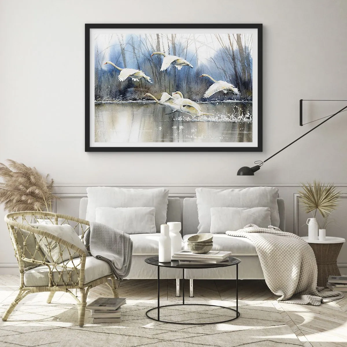 Poster in einem schwarzem Rahmen - Schwäne im Flug über einem zugefrorenen See in einer Winterlandschaft - 100x70cm - Wie im Märchen von den wilden Schwänen - Moderne Wanddekoration für Wohnzimmer und Schlafzimmer ARTTOR