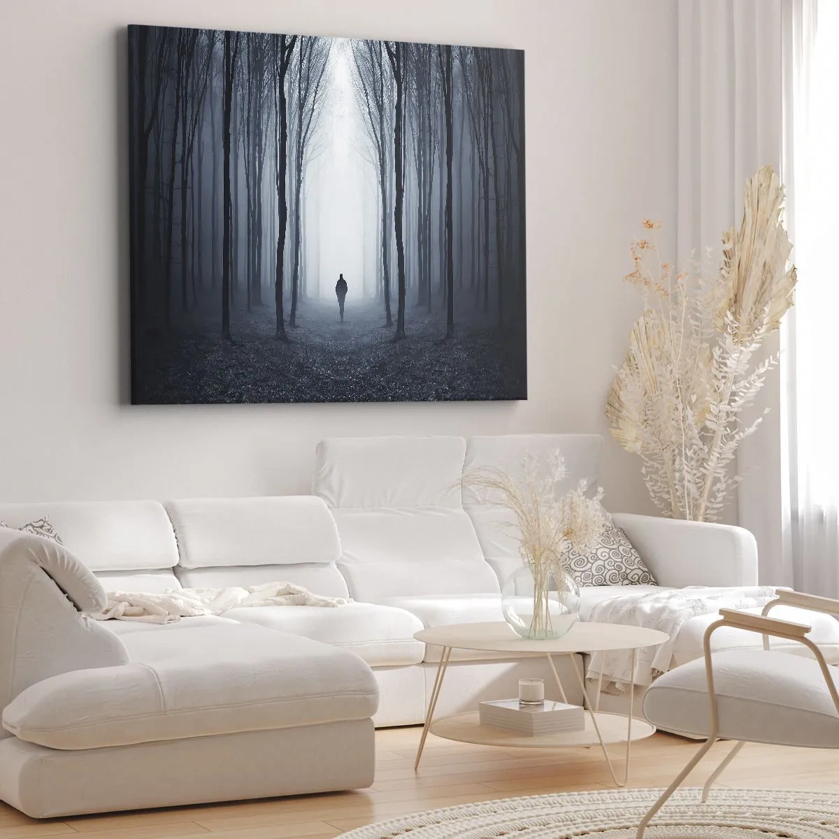 Bild auf Leinwand - Leinwandbild - Eine Gestalt, die zwischen den Bäumen in einem nebligen Wald spazieren geht - 120x80cm - Alles einfach und übersichtlich - Moderne Wanddekoration für Wohnzimmer und Schlafzimmer ARTTOR