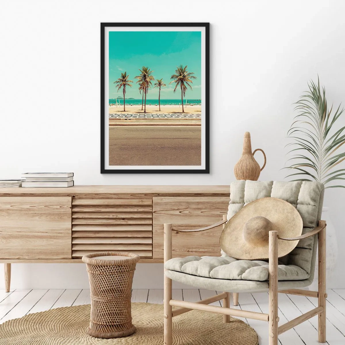 Poster in einem schwarzem Rahmen - Beim Bewachen des Strandes - 61x91 cm