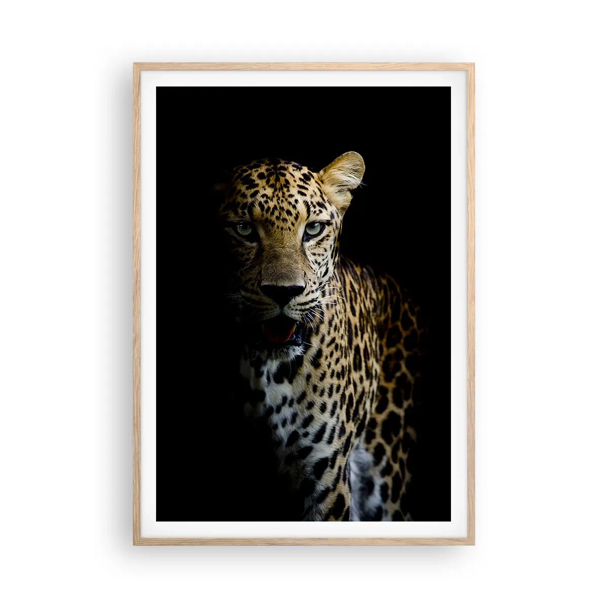 Poster in einem Rahmen aus heller Eiche - Dunkle Schönheit - 70x100 cm