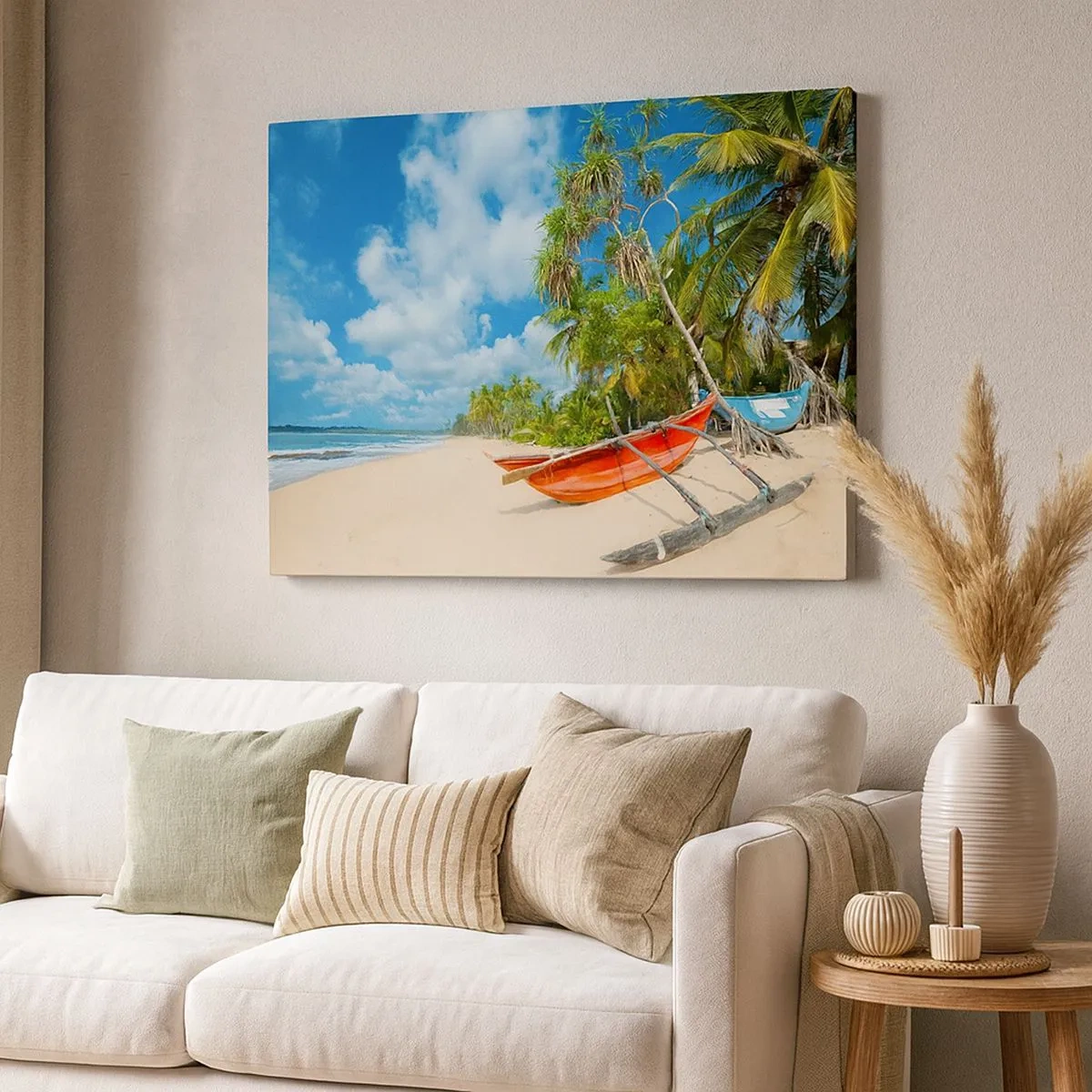 Bild auf Leinwand - Leinwandbild - Tropischer Strand mit Palmen und bunten Booten - 70x50cm - Der Charme der Tropen - Moderne Wanddekoration für Wohnzimmer und Schlafzimmer ARTTOR