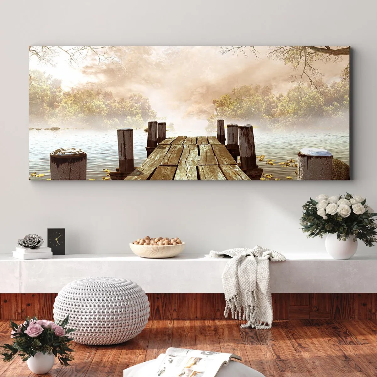 Bild auf Leinwand - Leinwandbild - Ein Holzsteg, der im Morgennebel auf einen ruhigen See führt - 160x50cm - Die milde Traurigkeit des Herbstes - Moderne Wanddekoration für Wohnzimmer und Schlafzimmer ARTTOR