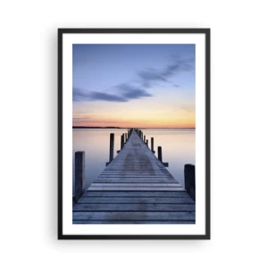 Poster in einem schwarzem Rahmen - Pier am See bei Sonnenuntergang - 50x70cm - Die Ruhe einer heiteren Dämmerung - Moderne Wanddekoration für Wohnzimmer und Schlafzimmer ARTTOR