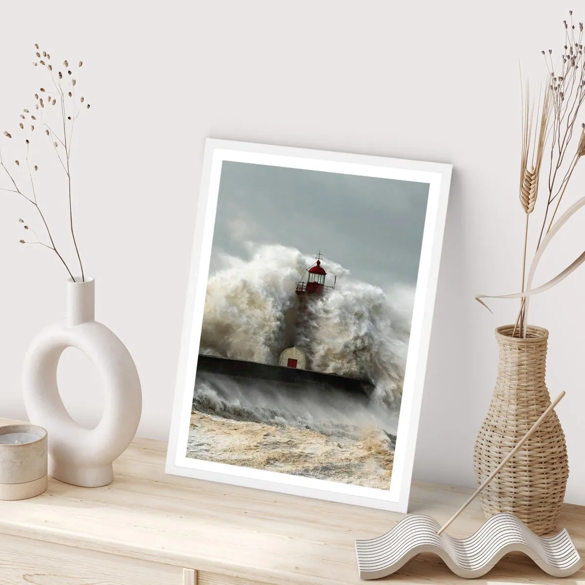 Poster in einem weißen Rahmen - Die Wut des Ozeans - 50x70 cm