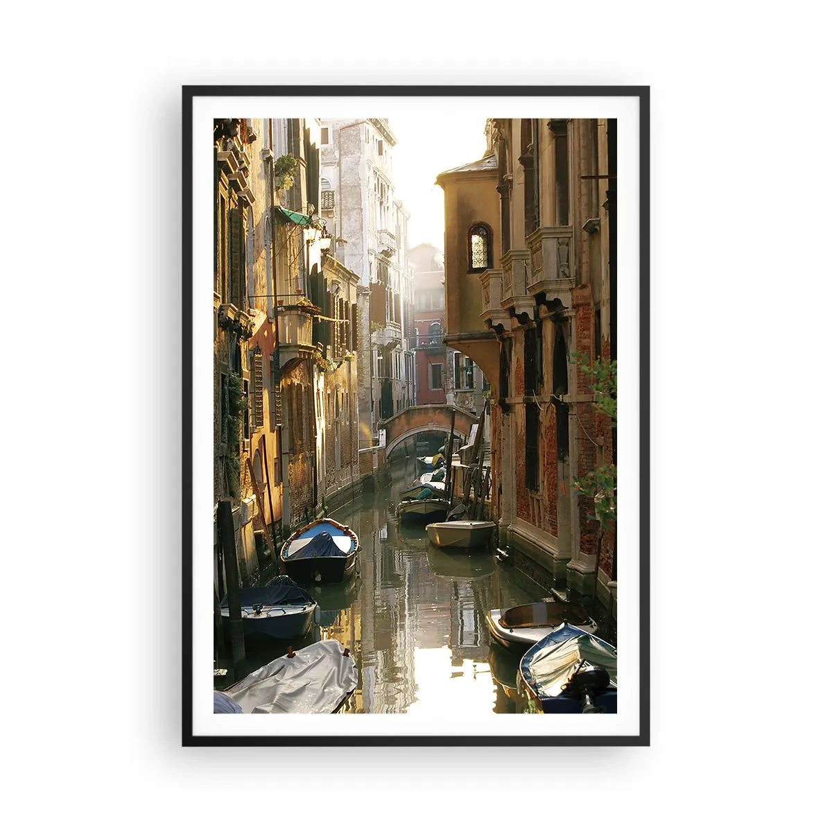 Poster in einem schwarzem Rahmen - In einer venezianischen Gasse - 70x100 cm