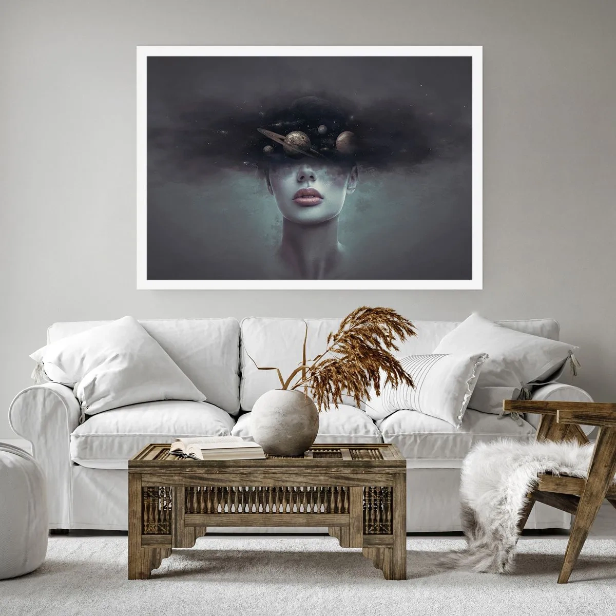 Poster - Ein Frauengesicht mit einem Planeten- und Weltraummotiv im Hintergrund - 100x70cm - Und die Planeten spielen verrückt ... - Moderne Wanddekoration für Wohnzimmer und Schlafzimmer ARTTOR