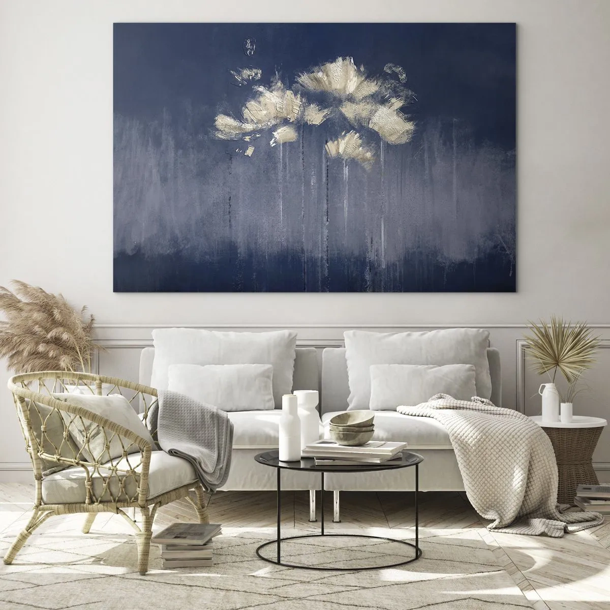 Glasbild - Bild auf glas - Goldenes abstraktes Blumenarrangement auf marineblauem Hintergrund - 70x50cm - Wie Blütenblätter im Wind - Moderne Wanddekoration für Wohnzimmer und Schlafzimmer ARTTOR