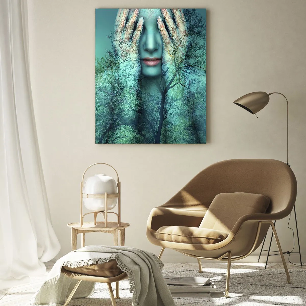 Glasbild - Bild auf glas - Eine Frauenfigur mit Baummotiv vor türkisfarbenem Landschaftshintergrund - 70x100cm - Eingetaucht in Blau - Moderne Wanddekoration für Wohnzimmer und Schlafzimmer ARTTOR