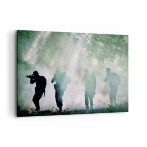 Bild auf Leinwand - Leinwandbild - Silhouetten von Soldaten in einem Wald, umgeben von Nebel - 120x80cm - Einer für alle… - Moderne Wanddekoration für Wohnzimmer und Schlafzimmer ARTTOR
