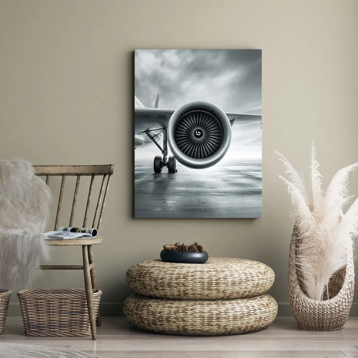Bild auf Leinwand - Leinwandbild - Das Düsentriebwerk eines Flugzeugs auf dem Rollfeld - 80x120cm - Die Macht ist da! - Moderne Wanddekoration für Wohnzimmer und Schlafzimmer ARTTOR