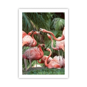 Poster - Rosa Flamingos in einer exotischen Palmenkulisse - 50x70cm - Nachmittagsklatsch - Moderne Wanddekoration für Wohnzimmer und Schlafzimmer ARTTOR