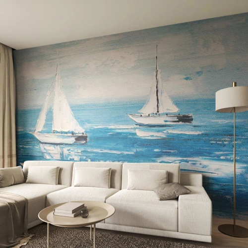 Fototapete Premium Sand - Zwei Segelboote auf einem ruhigen blauen Meer - 100x70cm - Mit Freund an der Seite - Moderne Wanddekoration für Wohnzimmer und Schlafzimmer ARTTOR