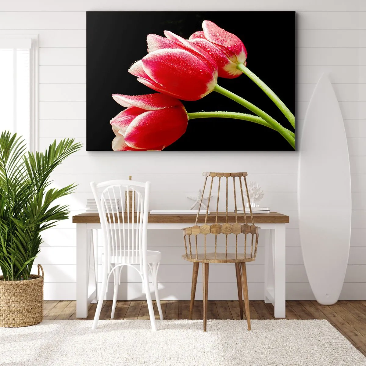 Bild auf Leinwand - Leinwandbild - Rote Tulpen mit Tautropfen auf schwarzem Hintergrund - 70x50cm - Ein Versprechen der reinen Liebe - Moderne Wanddekoration für Wohnzimmer und Schlafzimmer ARTTOR