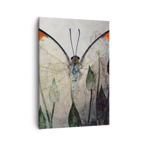 Bild auf Leinwand - Leinwandbild - Ein Schmetterling mit orangefarbenen Flügeln vor einem Hintergrund aus stilisierten Blumen. - 50x70cm - Wo schwingt der Schmetterling im Gras - Moderne Wanddekoration für Wohnzimmer und Schlafzimmer ARTTOR