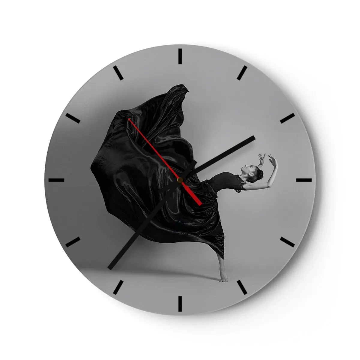 Wanduhr - Glasuhr - Eine Tänzerin in dynamischer Pose in einem schwarzen Kleid - 30x30cm - Beflügelt durch die Musik - Moderne Wanddekoration für Wohnzimmer, Küche und Schlafzimmer ARTTOR