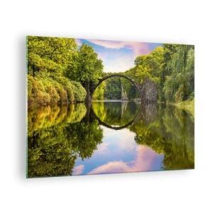 Glasbild - Bild auf glas - Eine Steinbrücke spiegelt sich in der ruhigen Oberfläche des Sees - 70x50cm - An der Kreuzung zweier Welten - Moderne Wanddekoration für Wohnzimmer und Schlafzimmer ARTTOR
