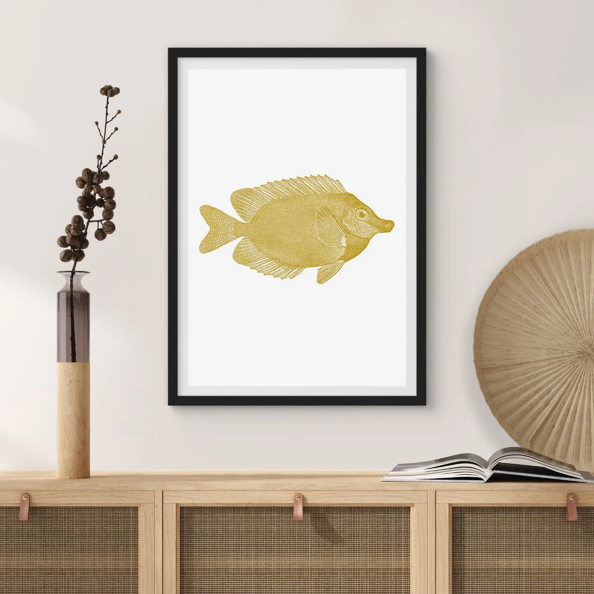 Poster in einem schwarzem Rahmen - Vintage Goldfisch auf weißem Hintergrund - 50x70cm - Fisch und das war’s - Moderne Wanddekoration für Wohnzimmer und Schlafzimmer ARTTOR