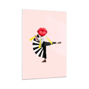 Glasbild - Bild auf glas - Eine surreale Pop-Art-Komposition mit einer Figur mit großem Mund vor einem rosa Hintergrund. - 50x70cm - Surreale Pop-Art - Moderne Wanddekoration für Wohnzimmer und Schlafzimmer ARTTOR