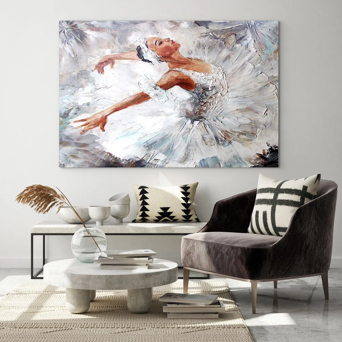 Glasbild - Bild auf glas - Eine Ballerina im weißen Outfit in dynamischer Pose - 120x80cm - Zart und leicht wie Tüll - Moderne Wanddekoration für Wohnzimmer und Schlafzimmer ARTTOR