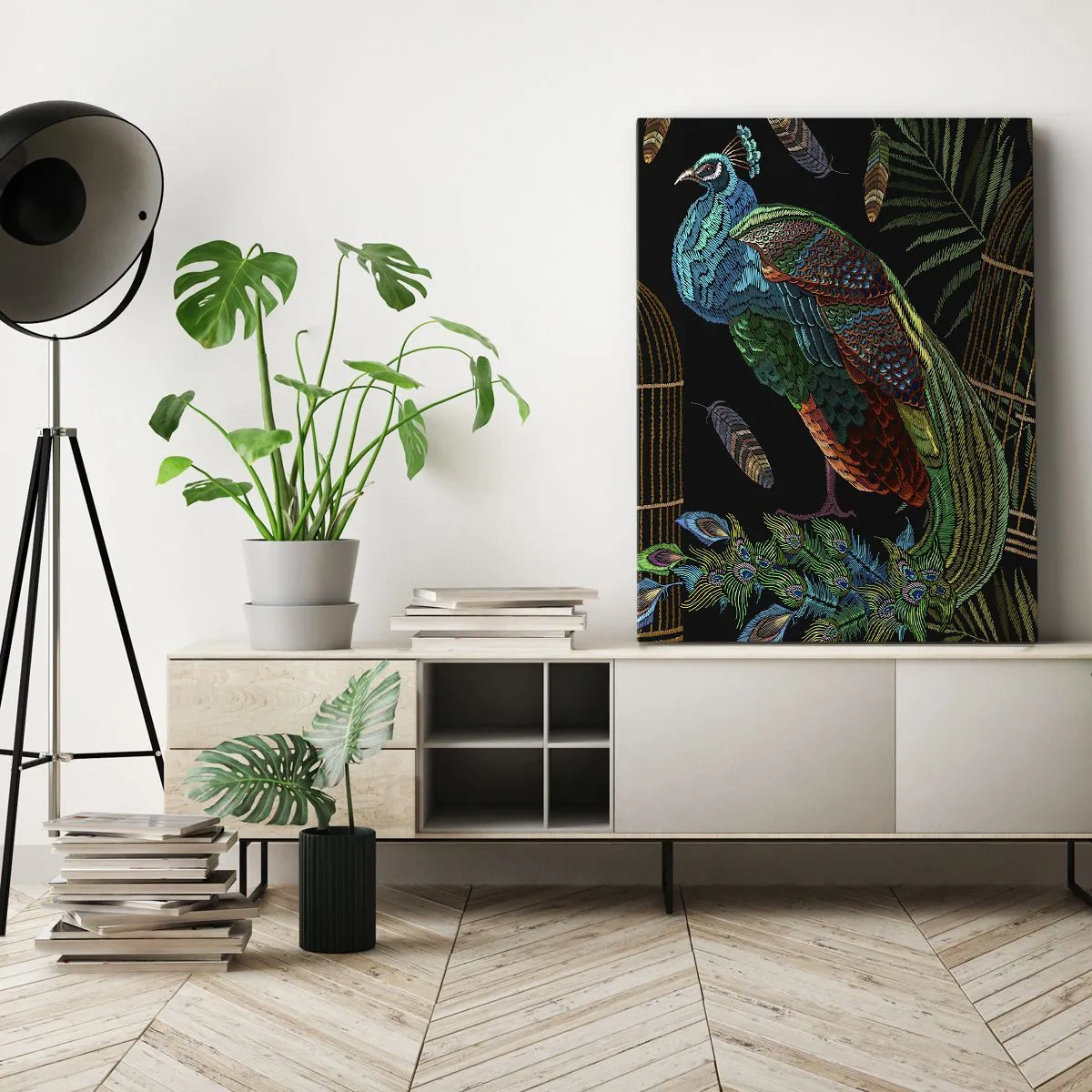 Bild auf Leinwand - Leinwandbild - Pfauen neben einem goldenen Käfig auf schwarzem Hintergrund - 50x70cm - In königlichen Gewändern - Moderne Wanddekoration für Wohnzimmer und Schlafzimmer ARTTOR