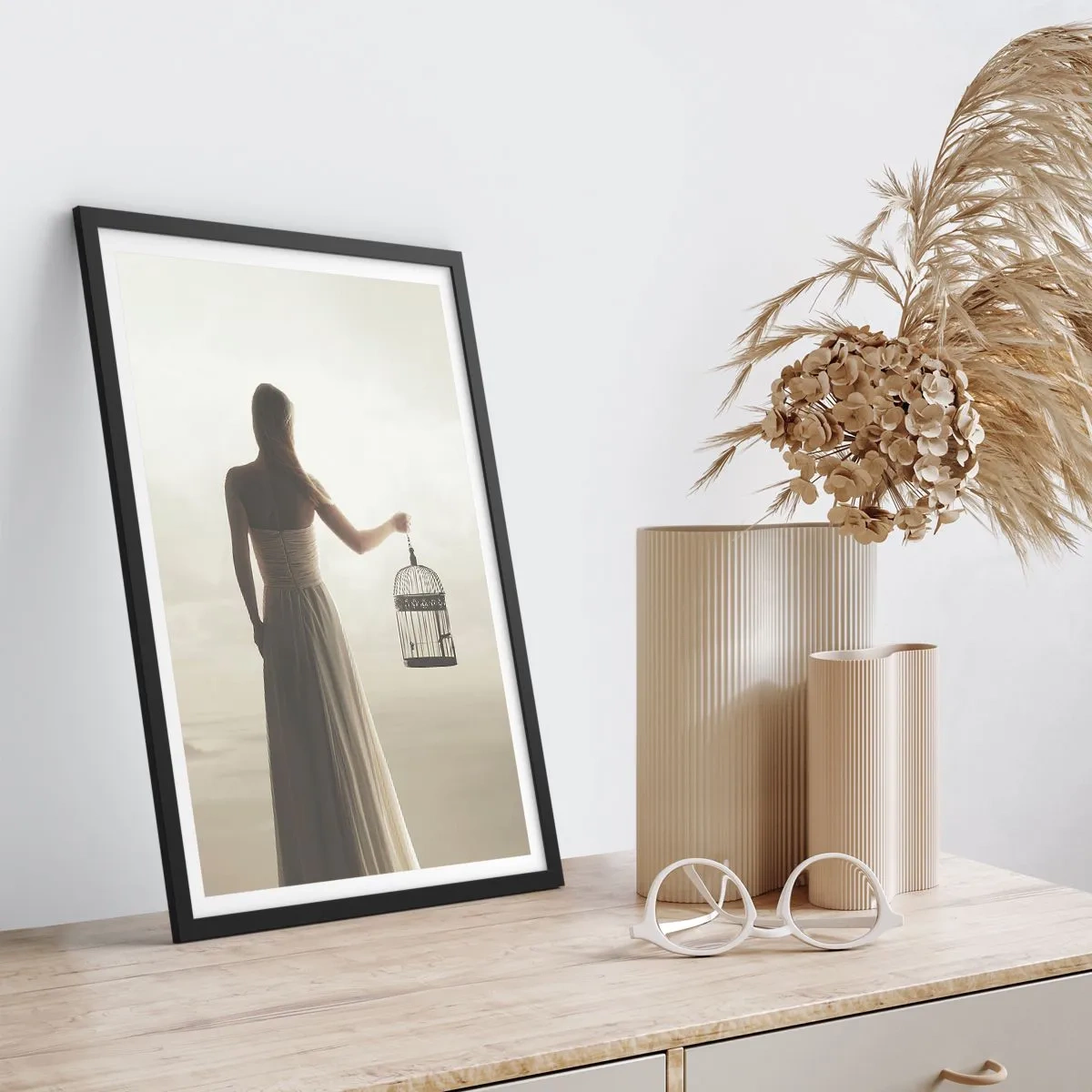 Poster in einem schwarzem Rahmen - Sei frei - 70x100 cm