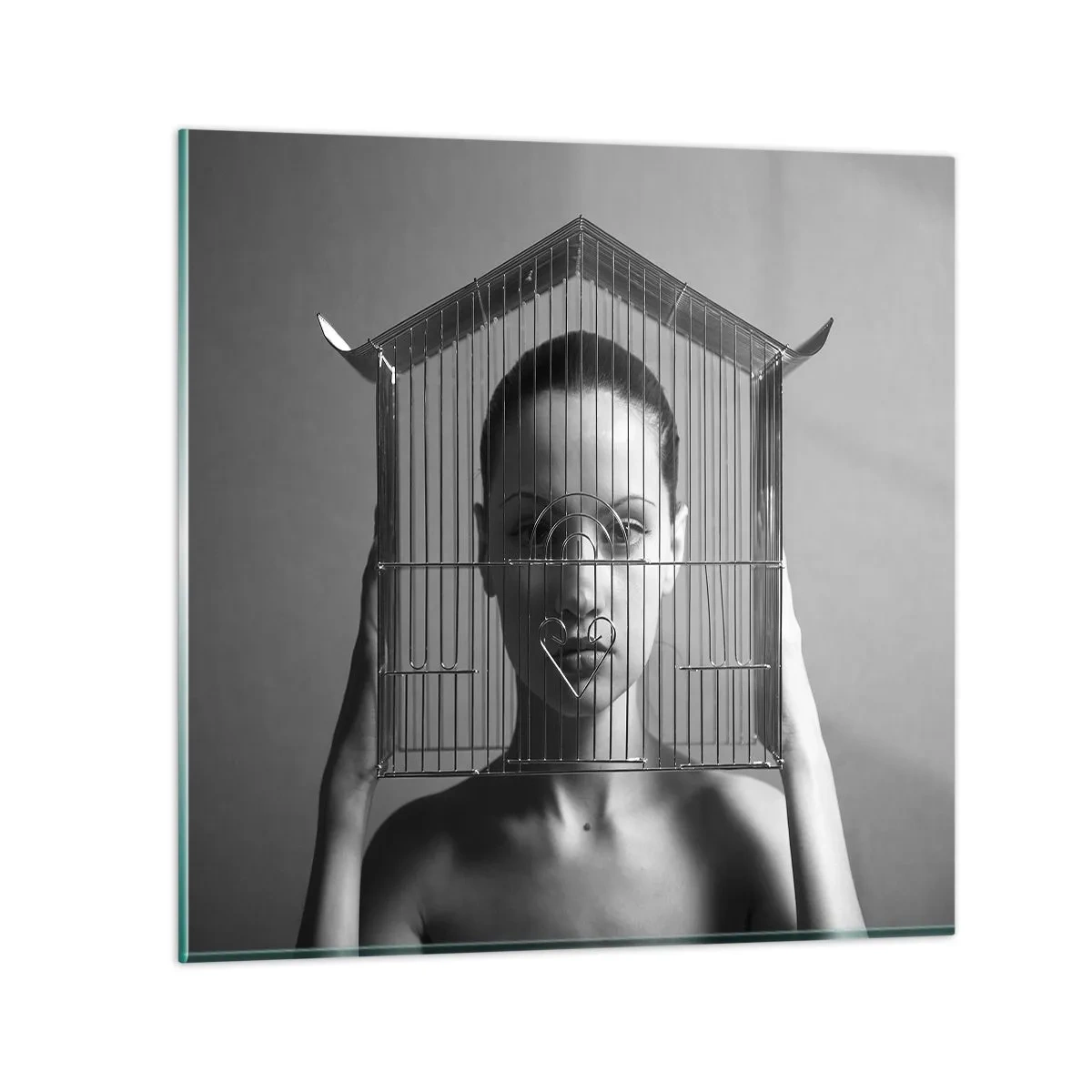 Glasbild - Bild auf glas - Ein leicht surreales Portrait - 30x30 cm