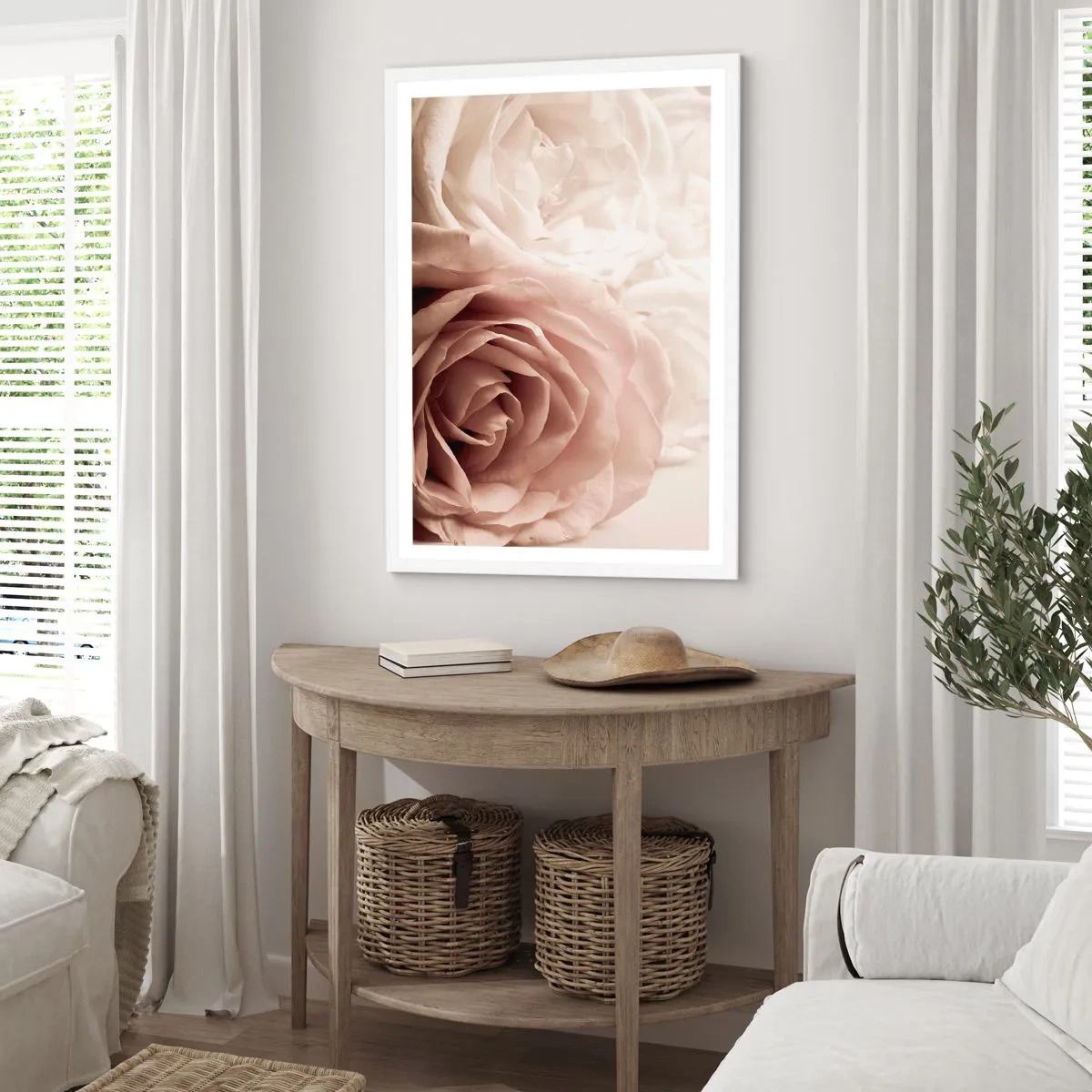 Poster in einem weißen Rahmen - Im Herzen der Rose - 70x100 cm