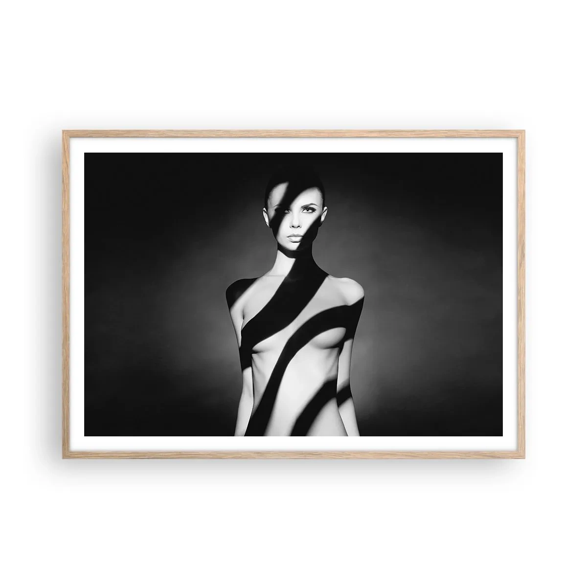 Poster in einem Rahmen aus heller Eiche - In Glanz und Schatten - 100x70 cm