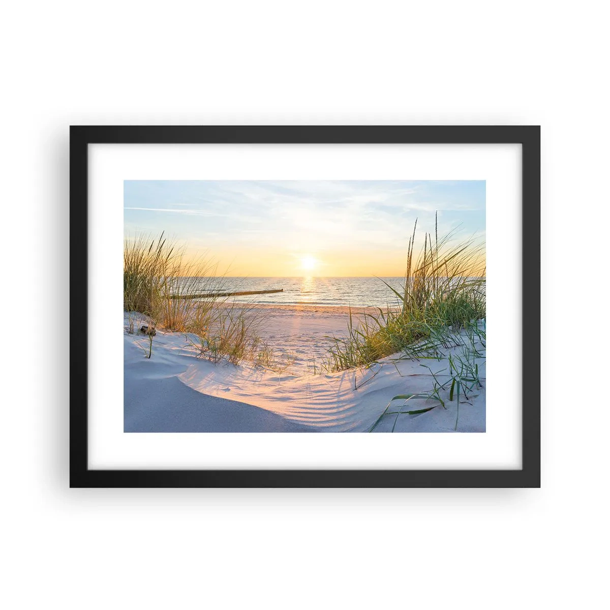 Poster in einem schwarzem Rahmen - Das Rauschen des Meeres, der Gesang der Vögel, ein wilder Strand im Gras ... - 40x30 cm