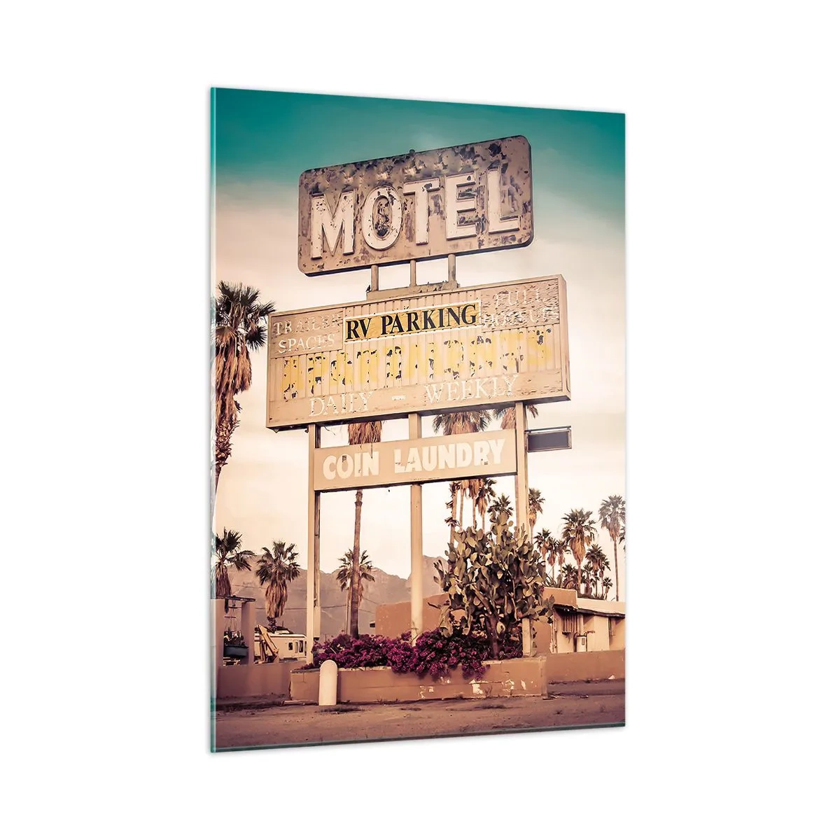 Glasbild - Bild auf glas - Ein altes Motelschild, umgeben von Palmen, schafft eine Retro-Atmosphäre - 50x70cm - Hier ist die Zeit stehen geblieben - Moderne Wanddekoration für Wohnzimmer und Schlafzimmer ARTTOR