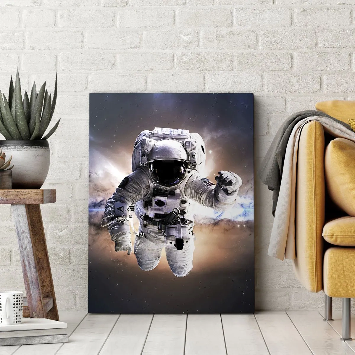 Bild auf Leinwand - Leinwandbild - Astronaut im Weltraum - 70x100cm - Grüße aus dem Weltall - Moderne Wanddekoration für Wohnzimmer und Schlafzimmer ARTTOR