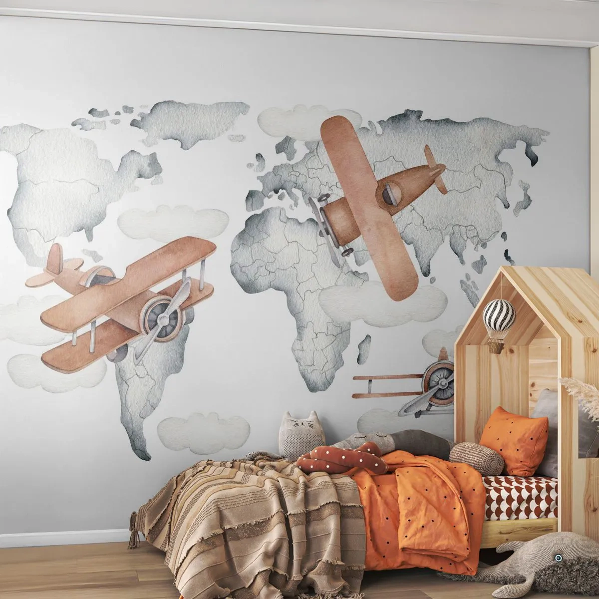 Fototapete Premium Sand - Weltkarte mit Retro-Flugzeugen und Wolken im Hintergrund - 100x70cm - Im Pioniergeist - Moderne Wanddekoration für Wohnzimmer und Schlafzimmer ARTTOR