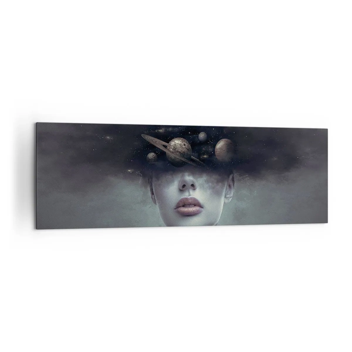 Bild auf Leinwand - Leinwandbild - Ein Frauengesicht mit einem Planeten- und Weltraummotiv im Hintergrund - 160x50cm - Und die Planeten spielen verrückt ... - Moderne Wanddekoration für Wohnzimmer und Schlafzimmer ARTTOR