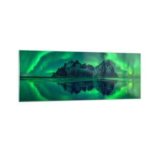 Glasbild - Bild auf glas - Berge, umgeben von Polarlichtern, die sich im Wasser spiegeln - 140x50cm - In den Armen der Aurora - Moderne Wanddekoration für Wohnzimmer und Schlafzimmer ARTTOR