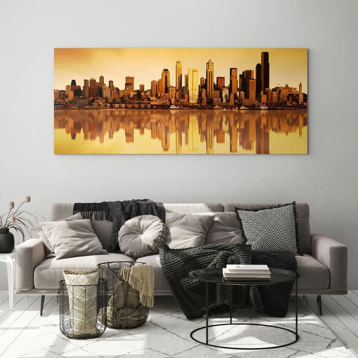 Glasbild - Bild auf glas - Stadtpanorama spiegelt sich im Wasser bei Sonnenuntergang - 140x50cm - Die Stille der Metropole - Moderne Wanddekoration für Wohnzimmer und Schlafzimmer ARTTOR