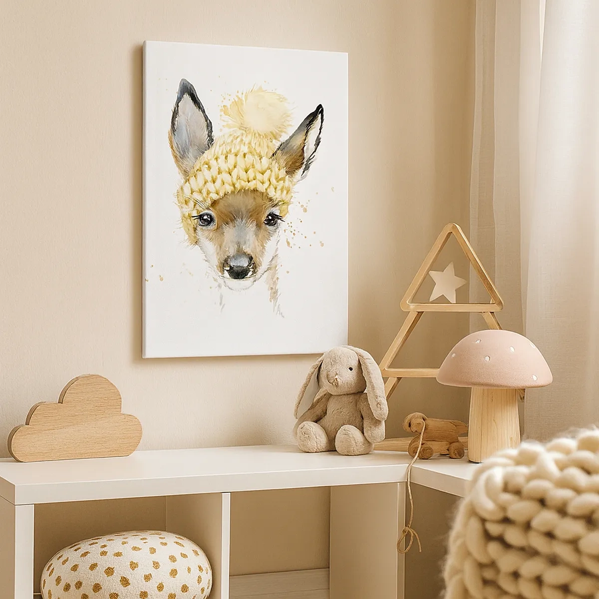 Bild auf Leinwand - Leinwandbild - Aquarell Hirsch in einer gelben Mütze - 50x70cm - Für den Winter im verschneiten Wald - Moderne Wanddekoration für Wohnzimmer und Schlafzimmer ARTTOR