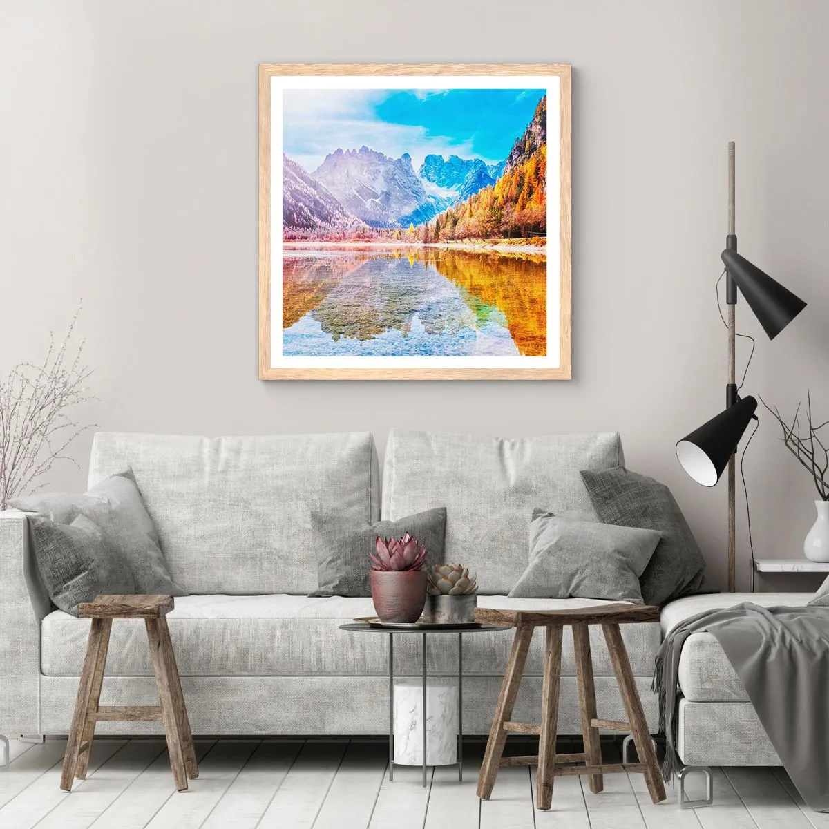 Poster in einem Rahmen aus heller Eiche - Und in den Bergen ist es schon Herbst - 60x60 cm